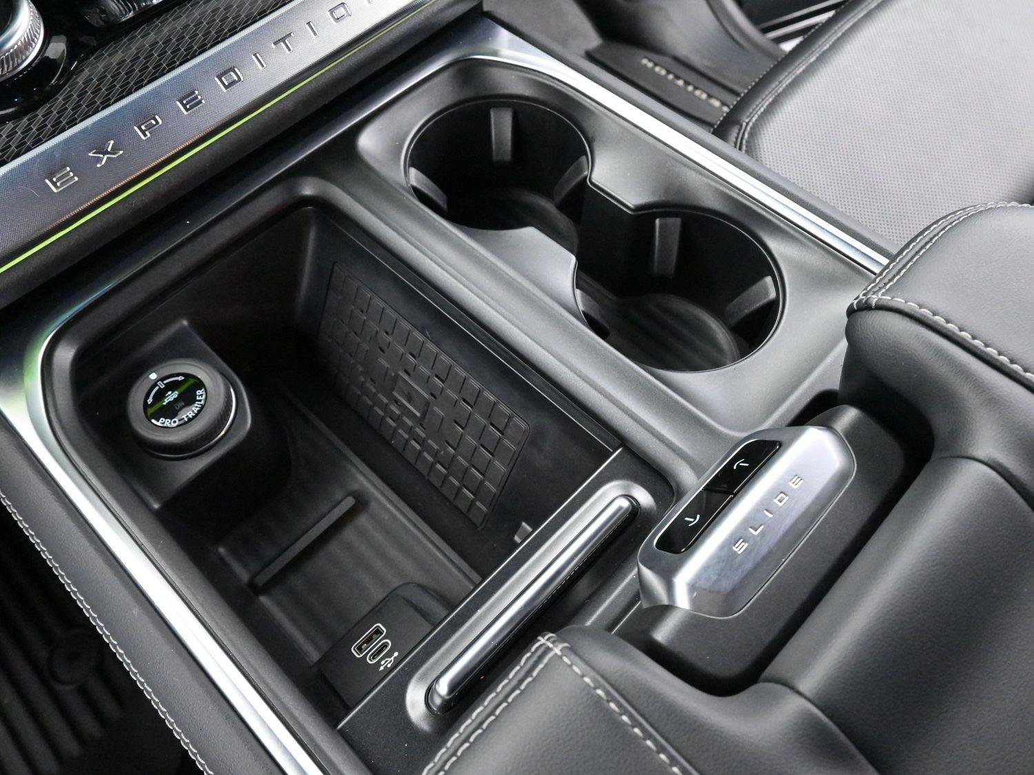 Used 2025 Ford Expedition Platinum w/ Stealth Performance Package image 30