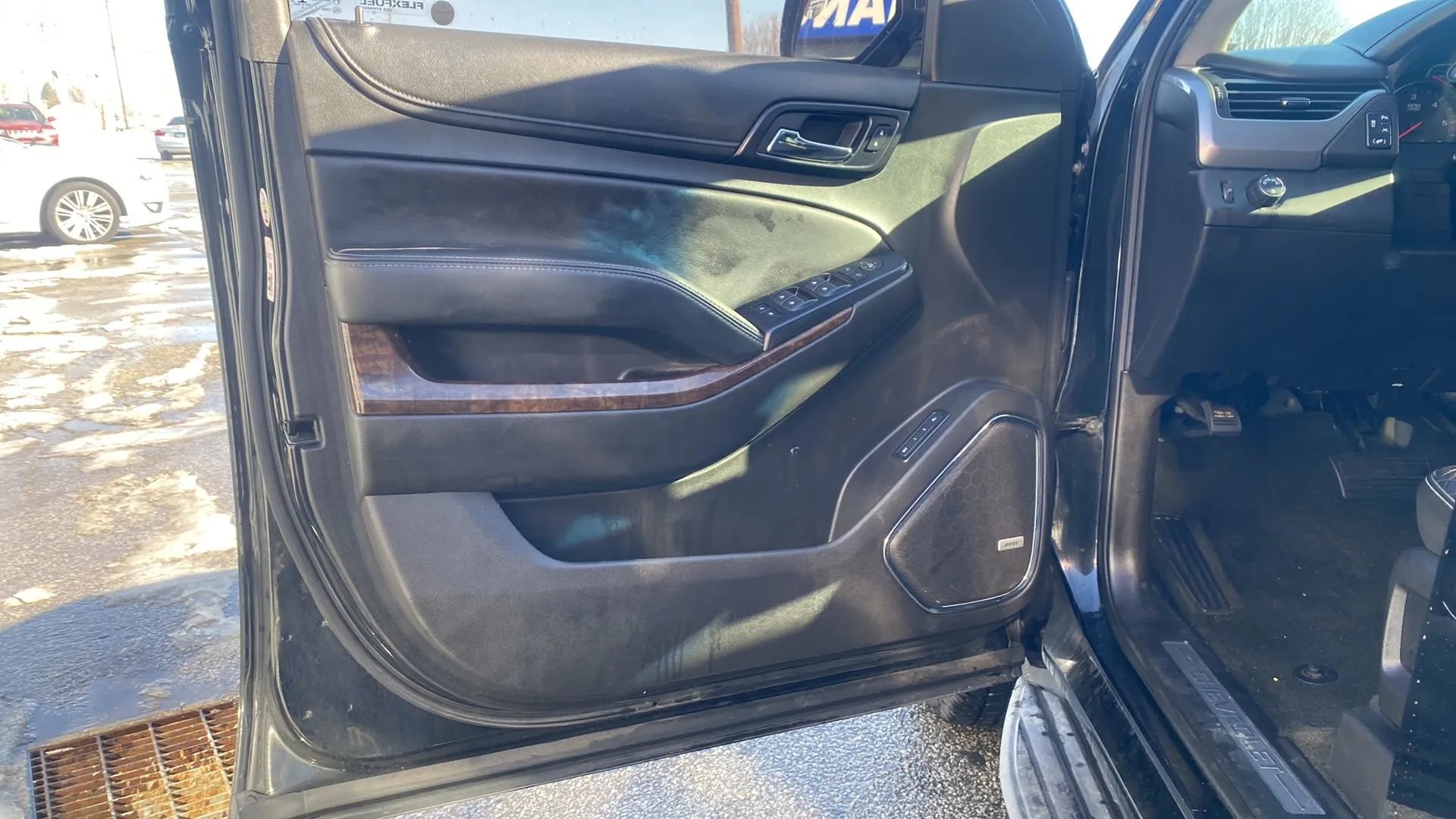 Used 2018 Chevrolet Suburban LT image 10