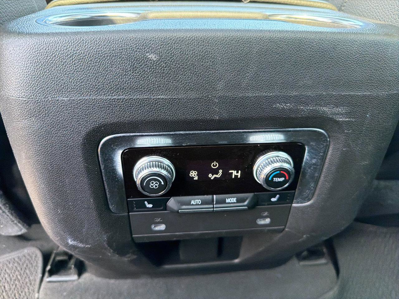 Used 2021 GMC Yukon XL Denali w/ Denali Premium Package image 23