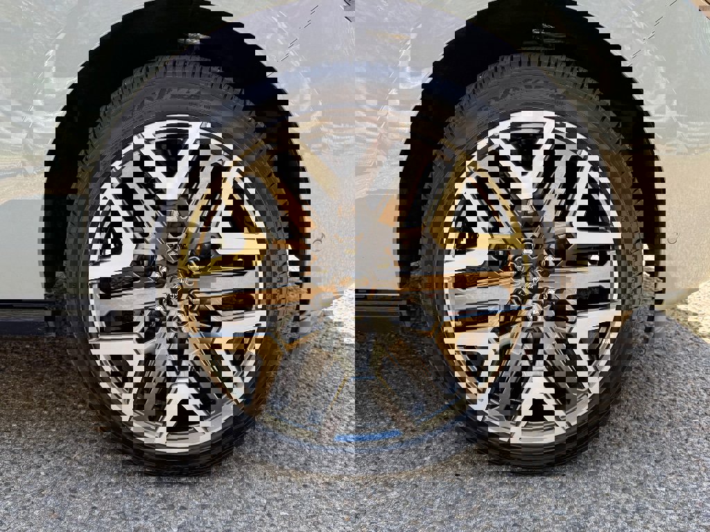 Used 2025 Ford Expedition Max Platinum w/ Platinum Ultimate Package AWD/4WD image 4