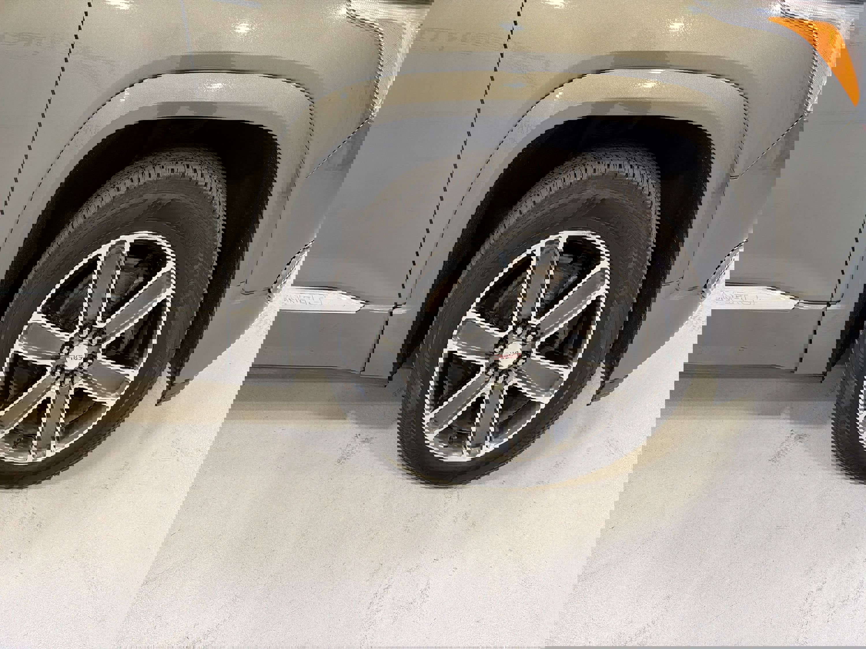 Used 2018 GMC Acadia Denali w/ Technology Package image 31