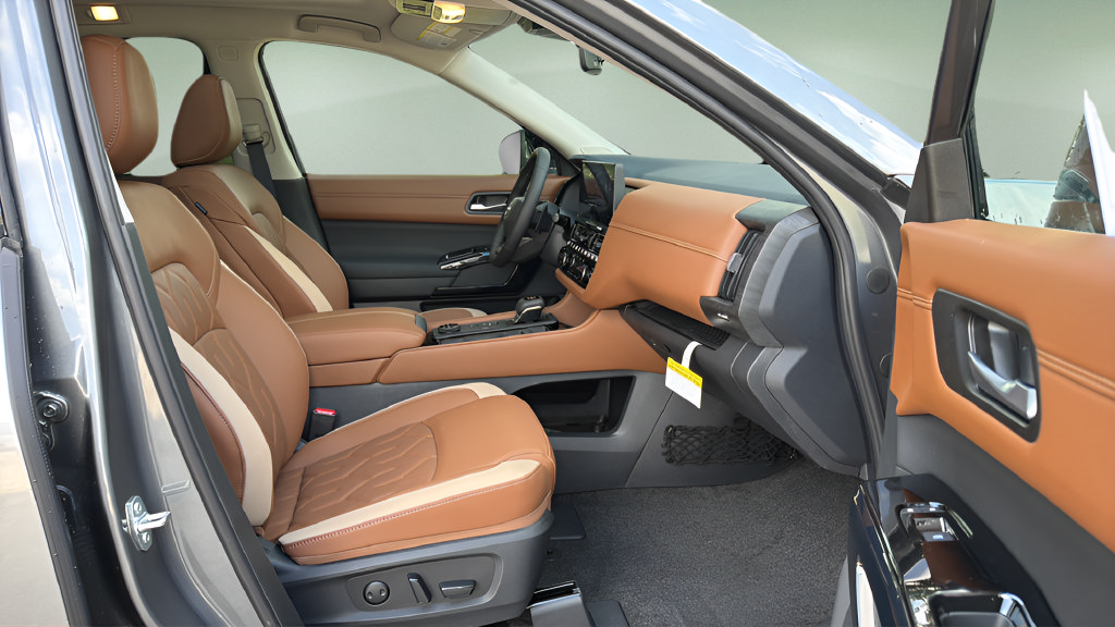 New 2026 Nissan Pathfinder Platinum AWD/4WD image 14