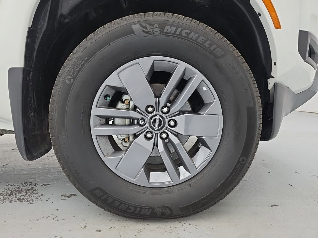 Used 2025 Nissan Frontier SV w/ SV Convenience Package image 18