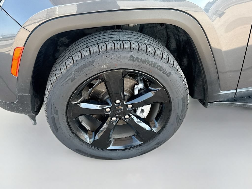 Used 2022 Jeep Grand Cherokee Altitude AWD/4WD image 34