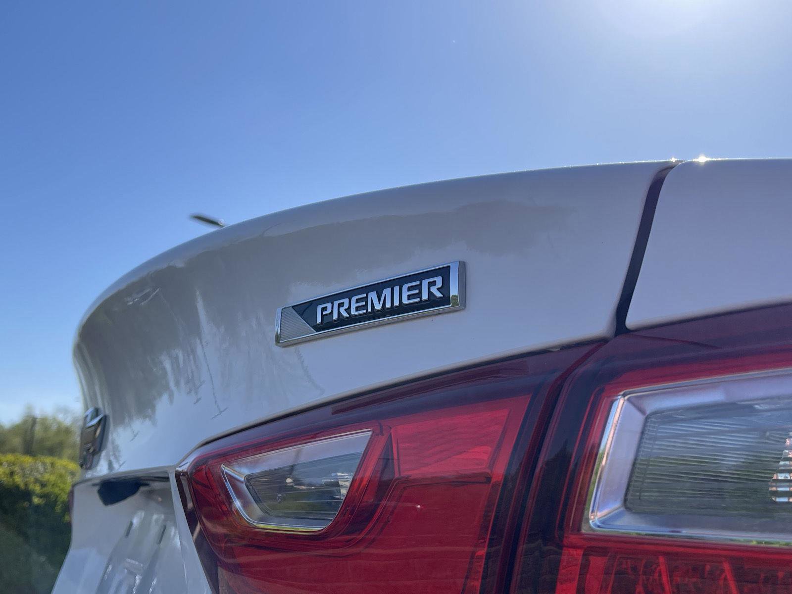 Used 2017 Chevrolet Malibu Premier w/ Driver Confidence Package FWD image 11