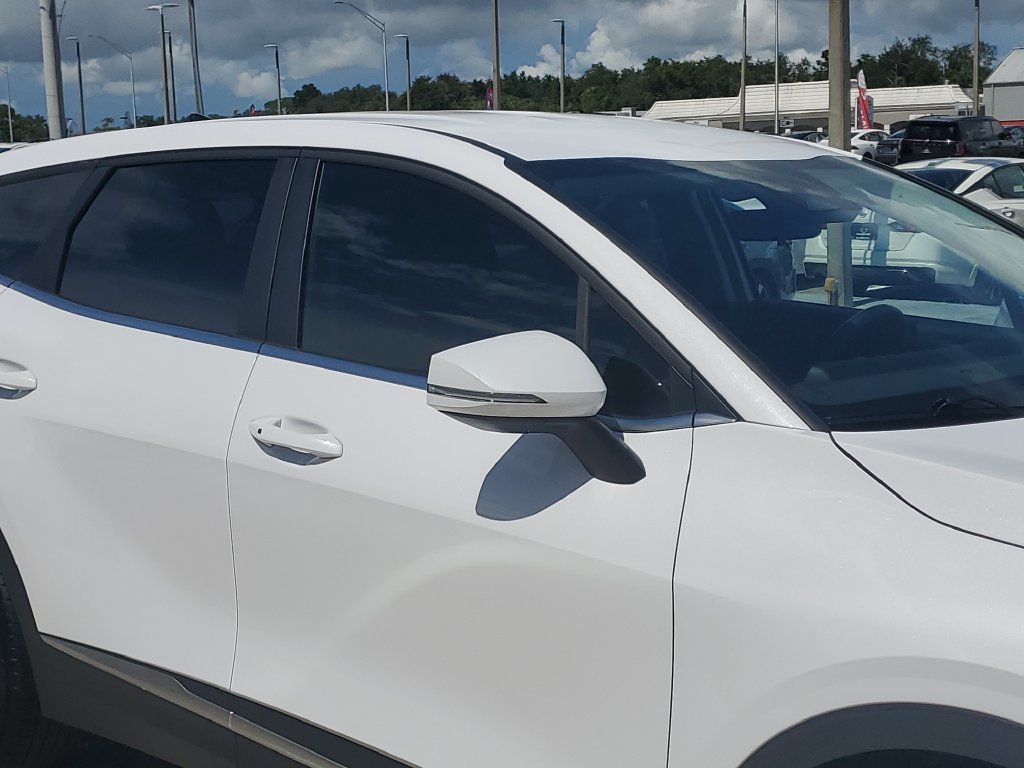 Used 2025 Kia Sportage EX FWD image 16