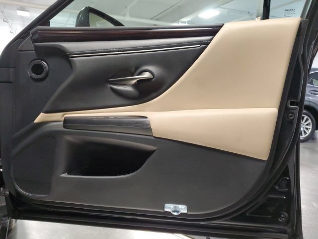 Used 2021 Lexus ES 250 w/ Premium Package AWD/4WD image 28