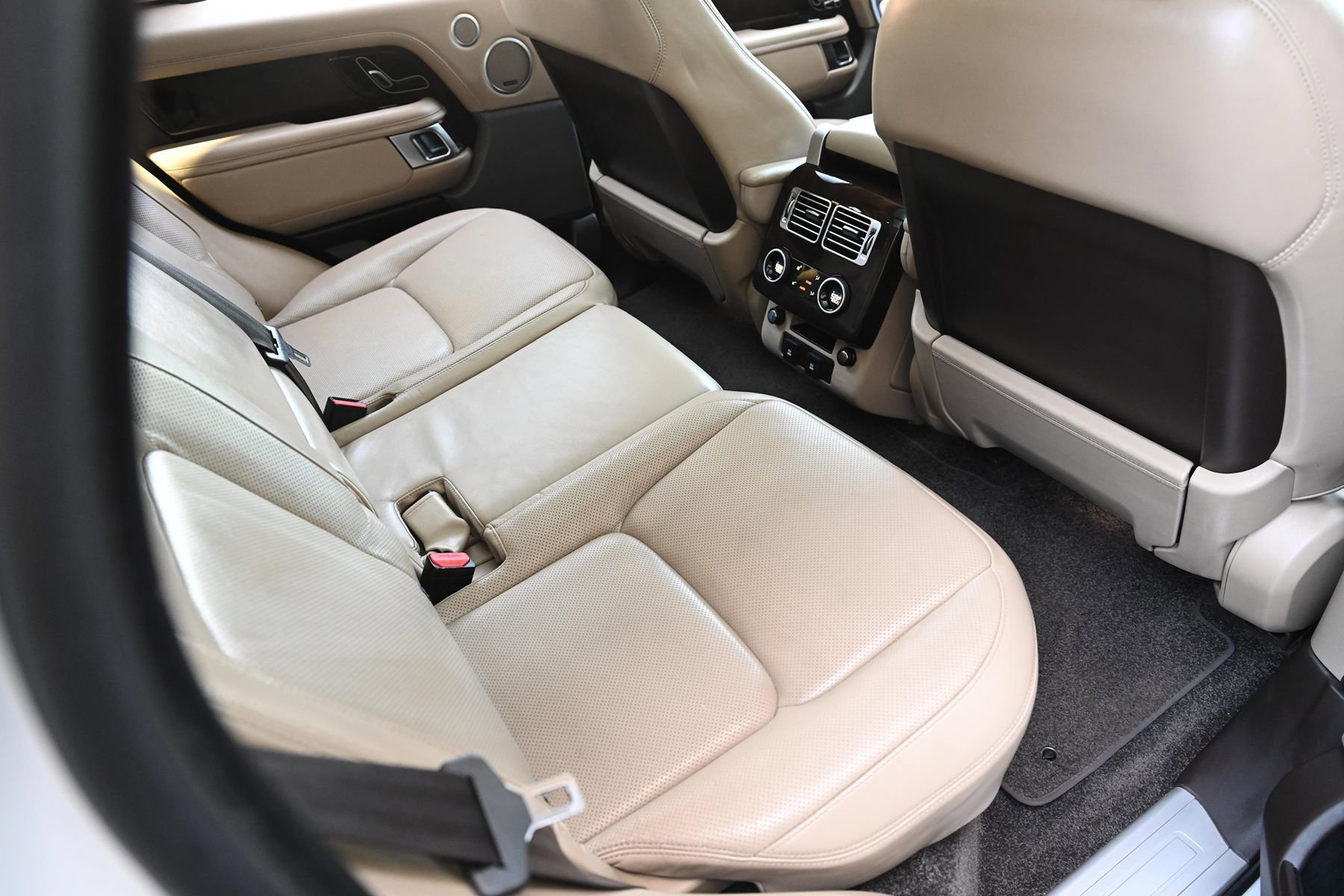 Used 2018 Land Rover Range Rover HSE AWD/4WD image 18