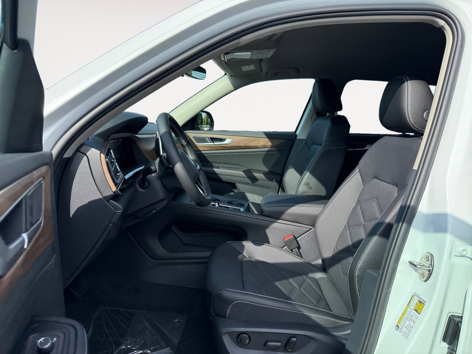 New 2026 Volkswagen Atlas SE image 10
