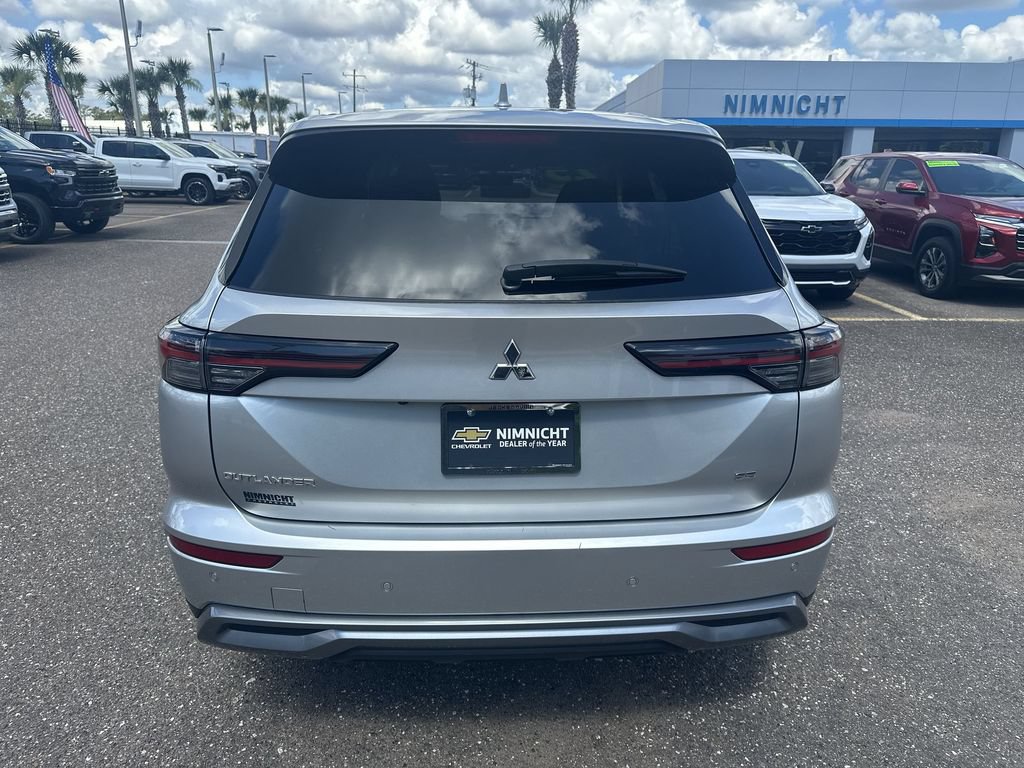 Used 2025 Mitsubishi Outlander SE FWD image 15