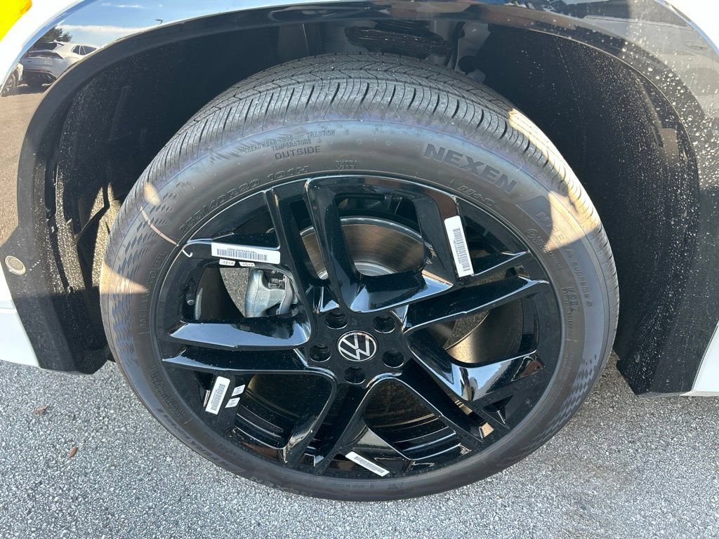 New 2026 Volkswagen Tiguan SE R-Line FWD image 55