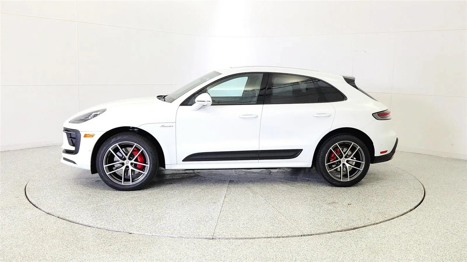 Used 2022 Porsche Macan S AWD/4WD image 4