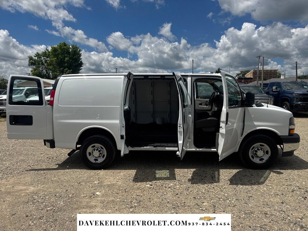 Used 2019 Chevrolet Express 2500 w/ Driver Convenience Package RWD image 15