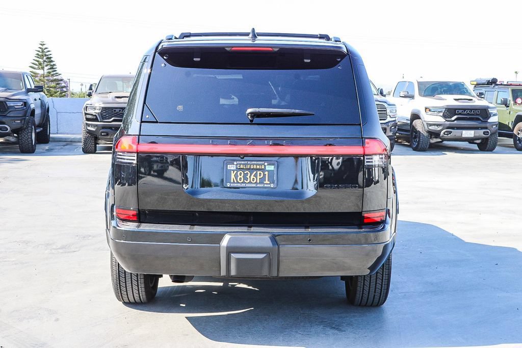Used 2025 Lexus GX 550 w/ Cold Area Package AWD/4WD image 8