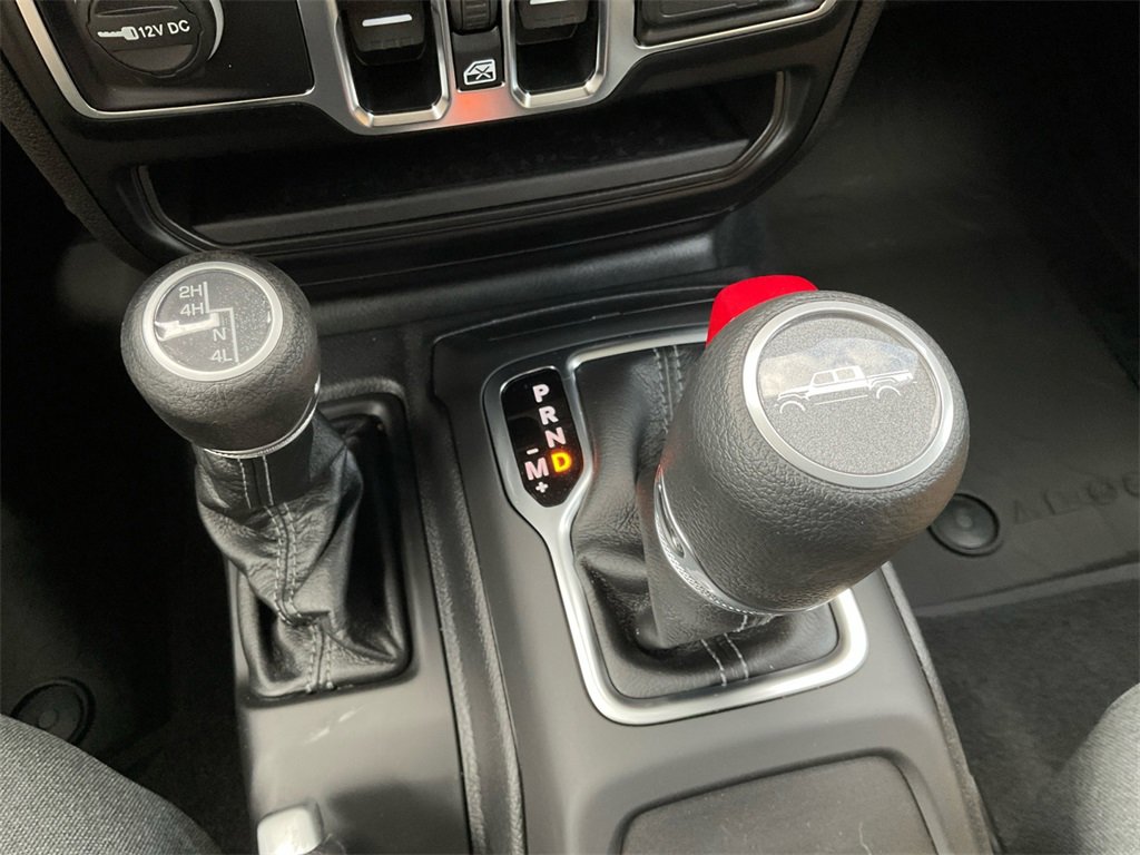 New 2025 Jeep Gladiator Sport image 19