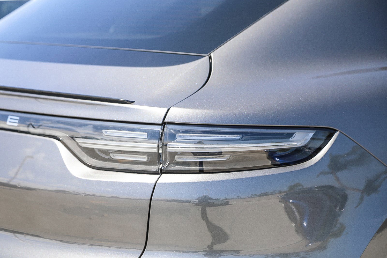 Used 2022 Porsche Cayenne Coupe image 9
