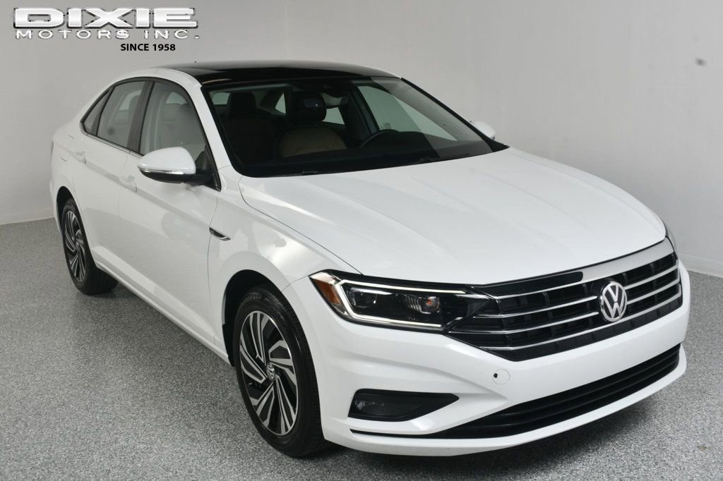 Used 2020 Volkswagen Jetta SEL Premium FWD image 1