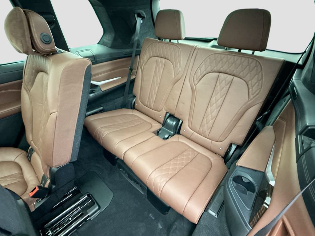 Used 2020 BMW X7 xDrive40i w/ Premium Package AWD/4WD image 22