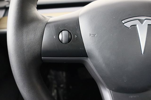Used 2021 Tesla Model 3 Standard Range Plus image 31
