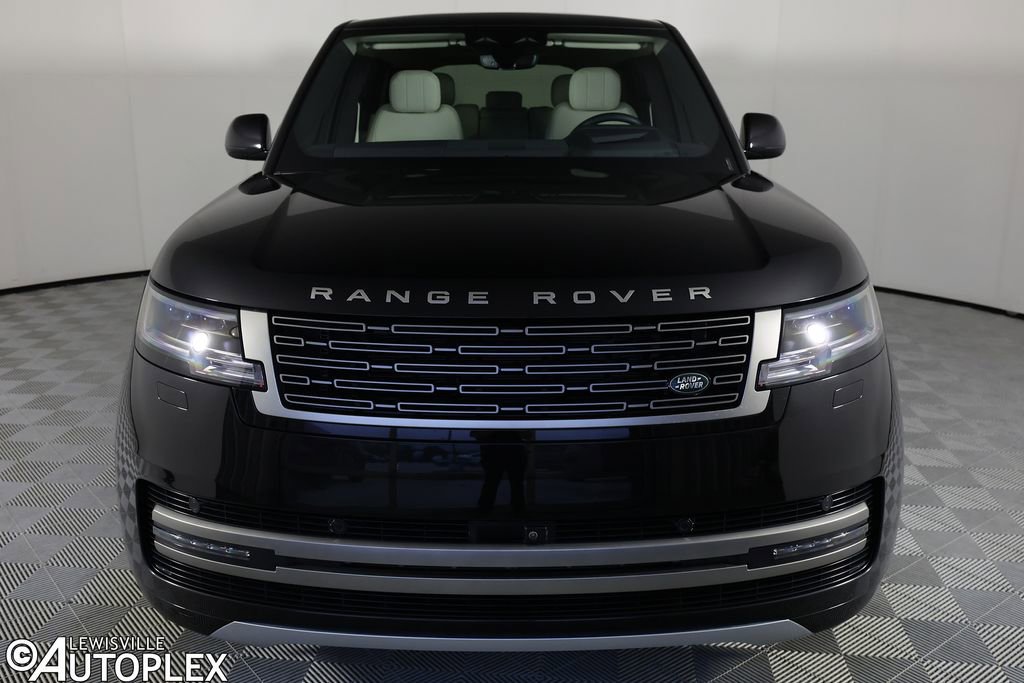 Used 2025 Land Rover Range Rover SE AWD/4WD image 2