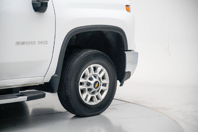 Used 2025 Chevrolet Silverado 2500 LT w/ Convenience Package AWD/4WD image 11