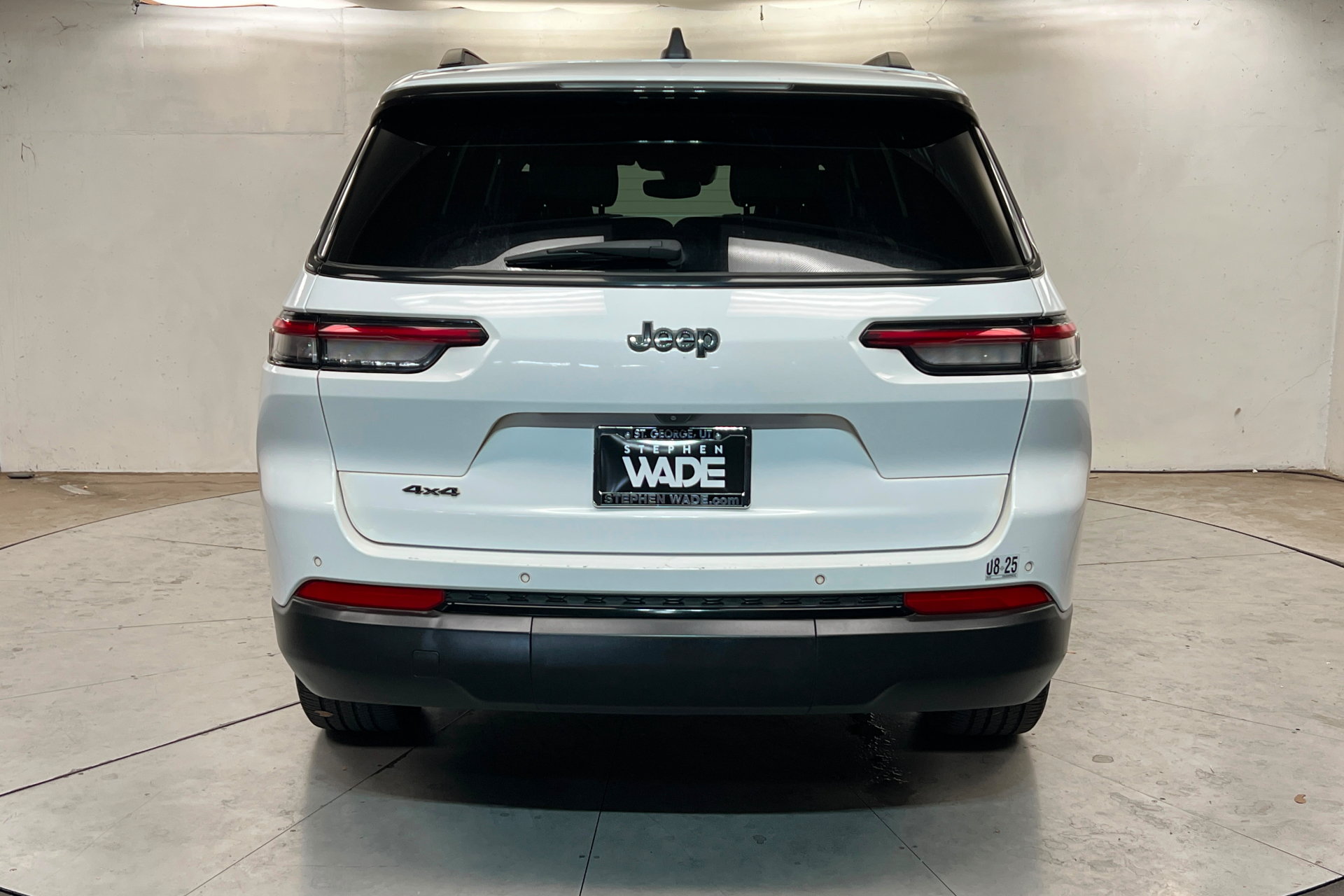 Used 2023 Jeep Grand Cherokee L Laredo AWD/4WD image 5