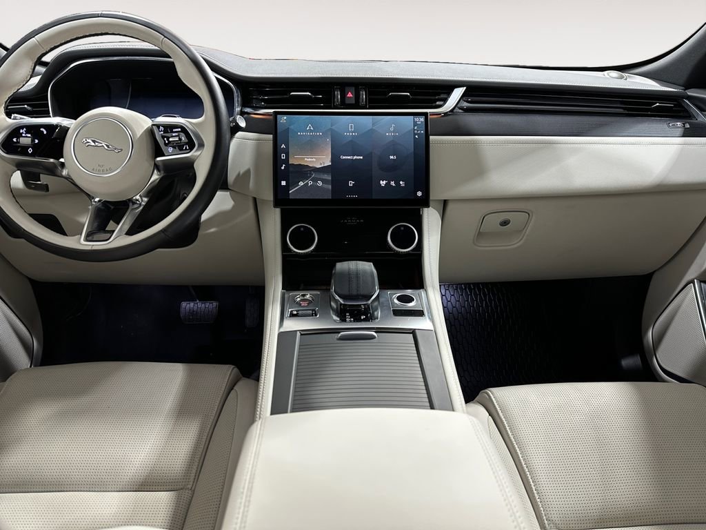 Used 2025 Jaguar F-PACE R-Dynamic S image 11