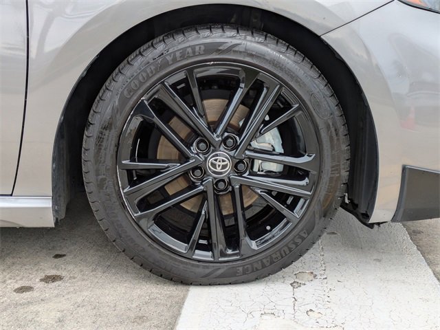 Used 2025 Toyota Camry SE image 11