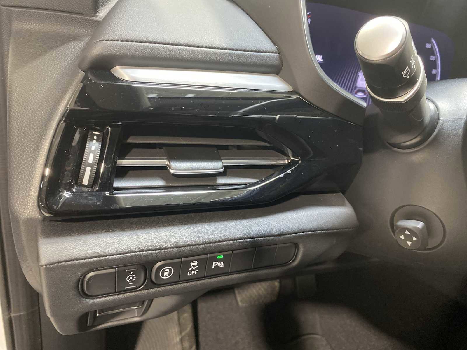 Certified 2024 Acura MDX SH-AWD w/ Technology Package image 24