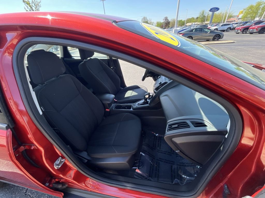 Used 2018 Ford Focus SE FWD image 23
