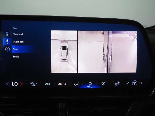 Used 2025 Chevrolet Equinox EV RS FWD image 28