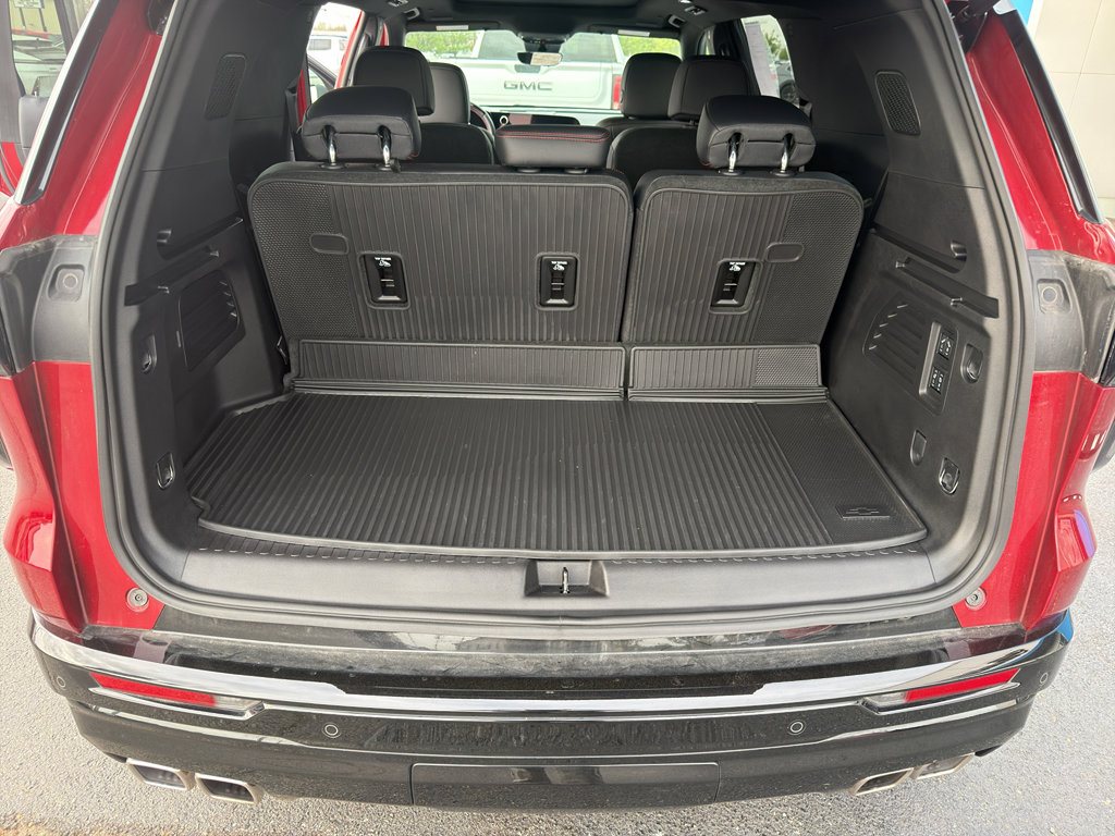 Used 2026 Chevrolet Traverse RS image 11