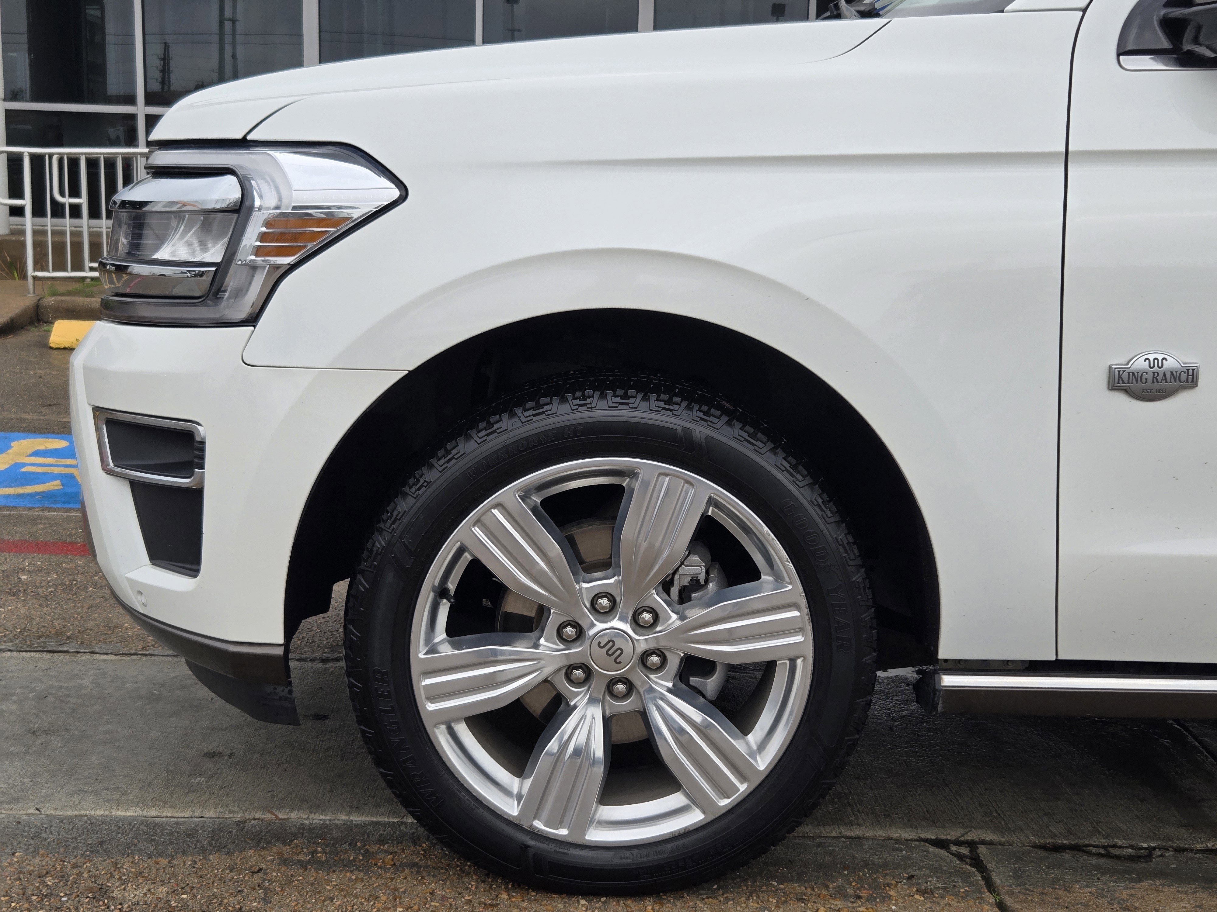 Used 2023 Ford Expedition Max King Ranch image 5