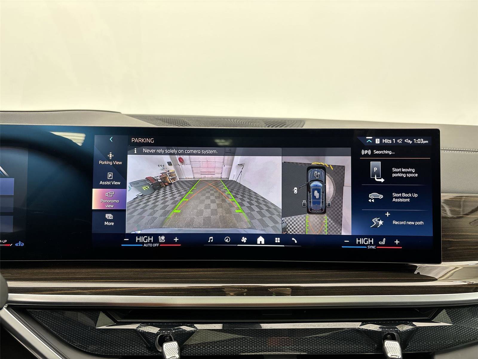 Used 2025 BMW X7 xDrive40i w/ Climate Comfort Package image 30