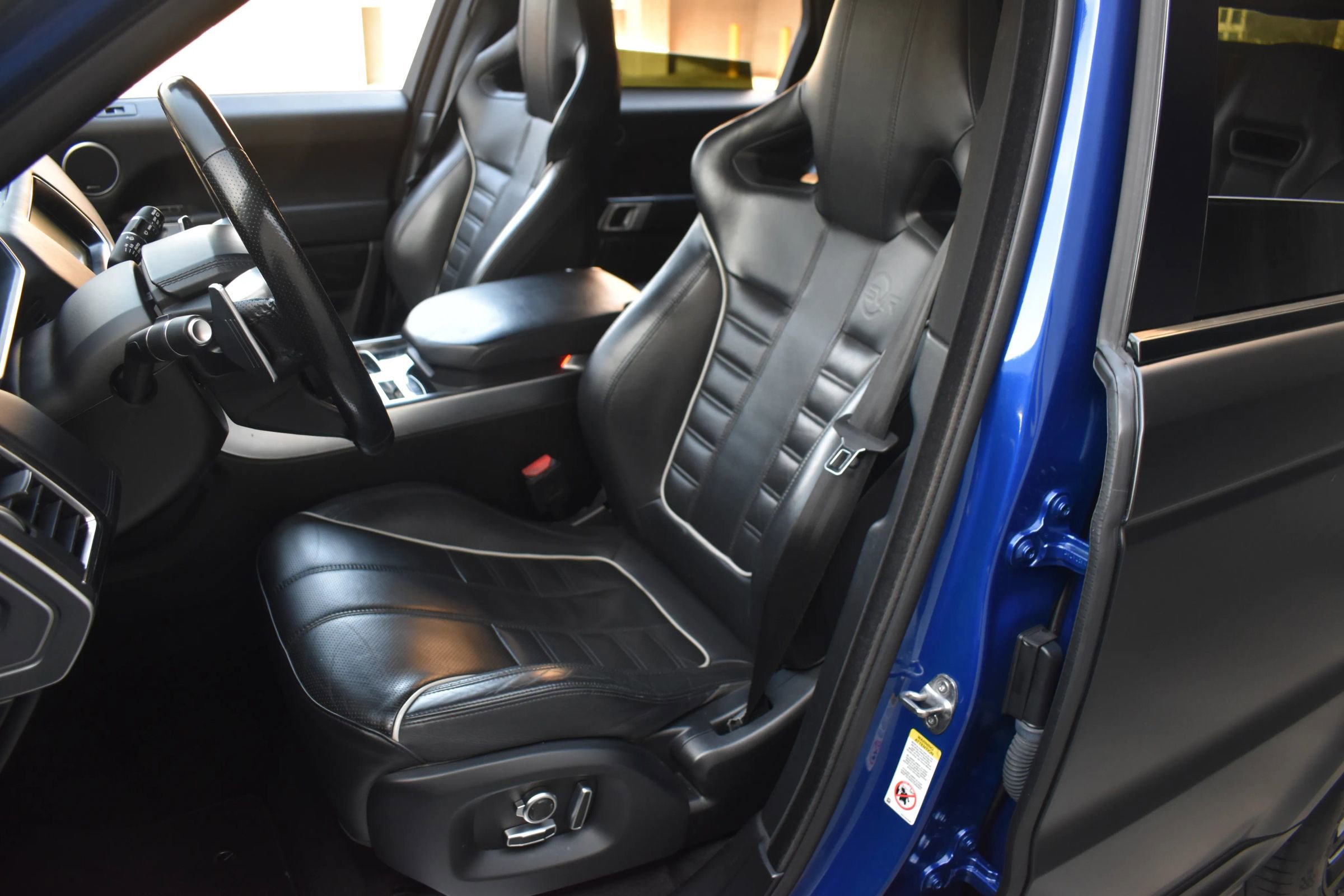 Used 2017 Land Rover Range Rover Sport SVR image 6