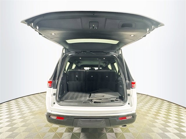 Used 2022 Jeep Wagoneer Series III w/ Flexible Seating Group image 31