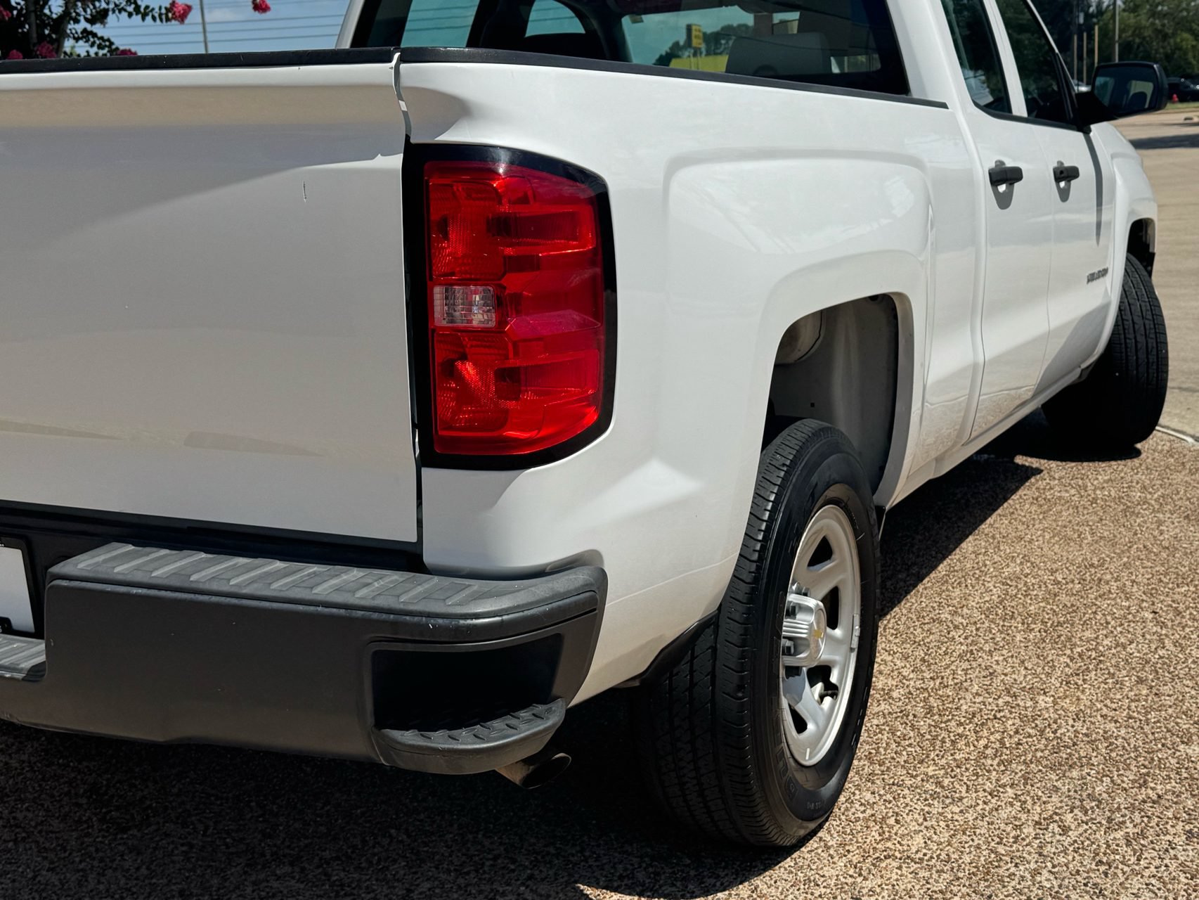Used 2015 Chevrolet Silverado 1500 W/T RWD image 4