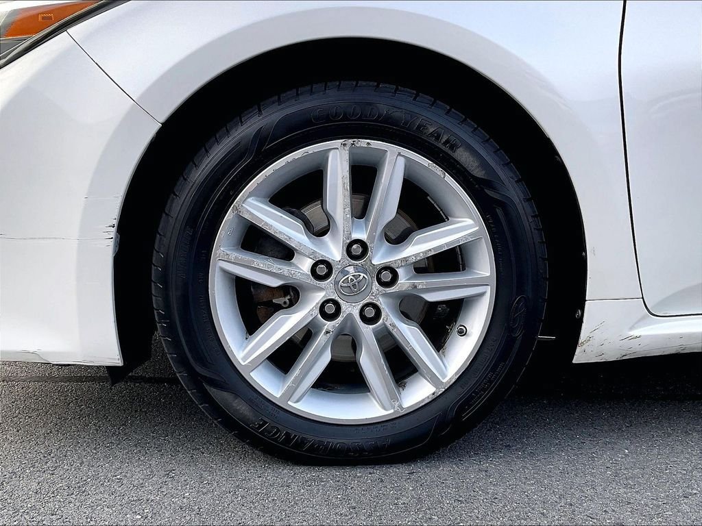 Used 2013 Toyota Avalon XLE FWD image 7