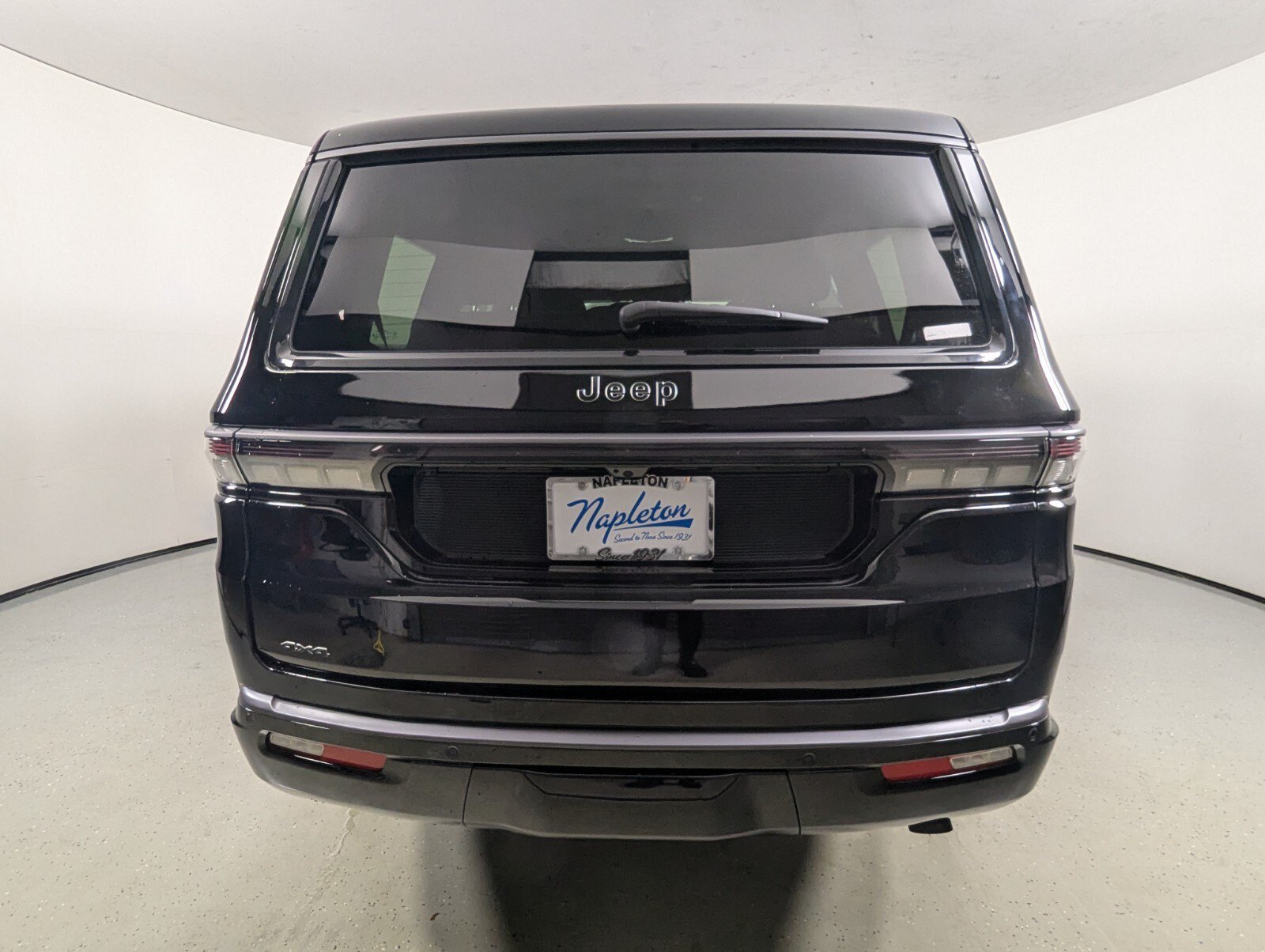 New 2026 Jeep Grand Wagoneer Limited w/ Premium Group II AWD/4WD image 7