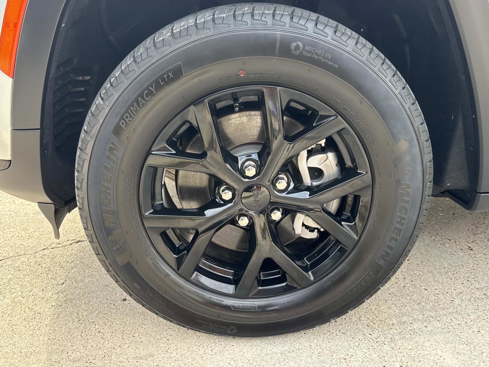 Used 2025 Jeep Grand Cherokee L Altitude image 4