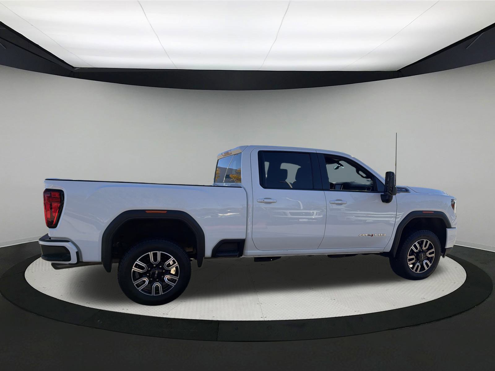 Used 2022 GMC Sierra 2500 AT4 image 4