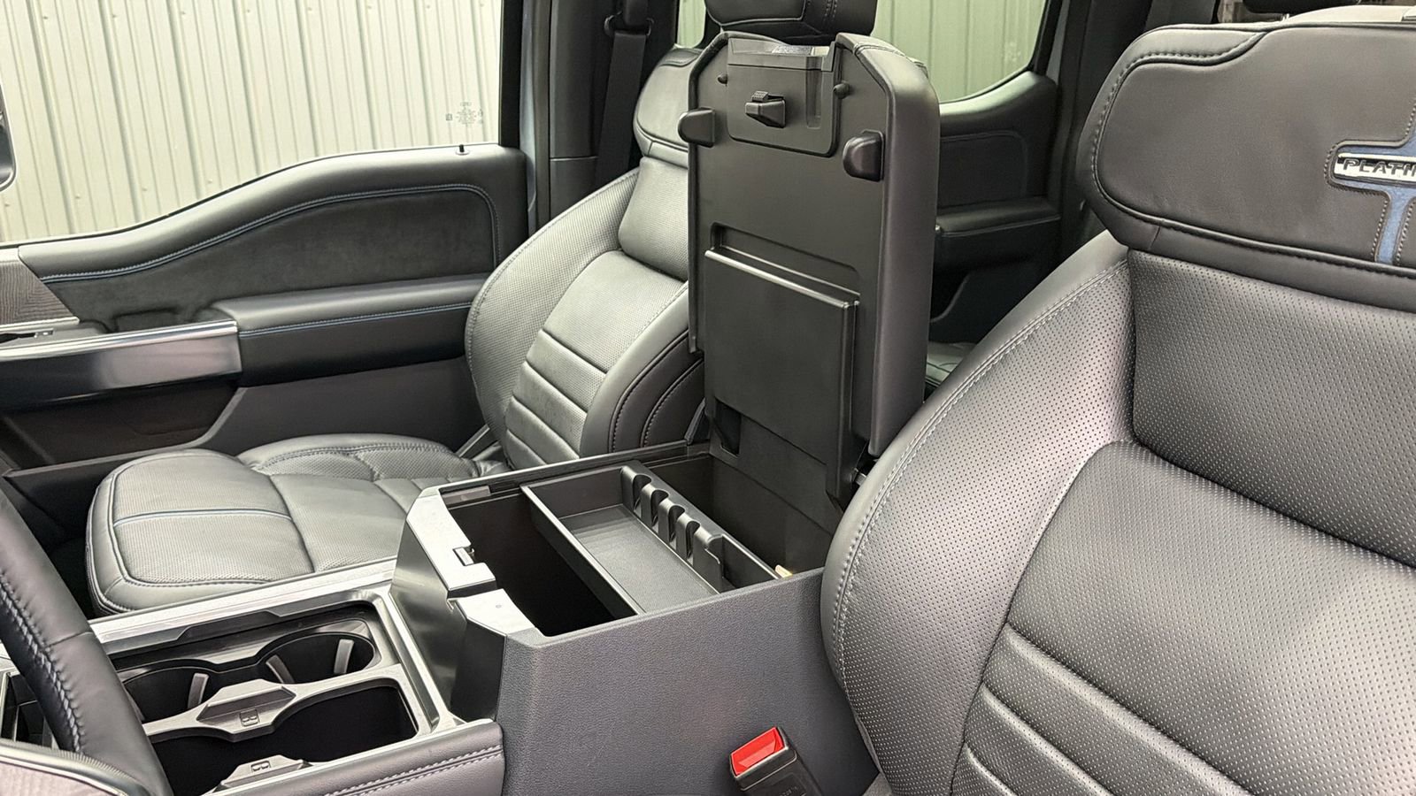 Used 2025 Ford F250 Platinum image 30