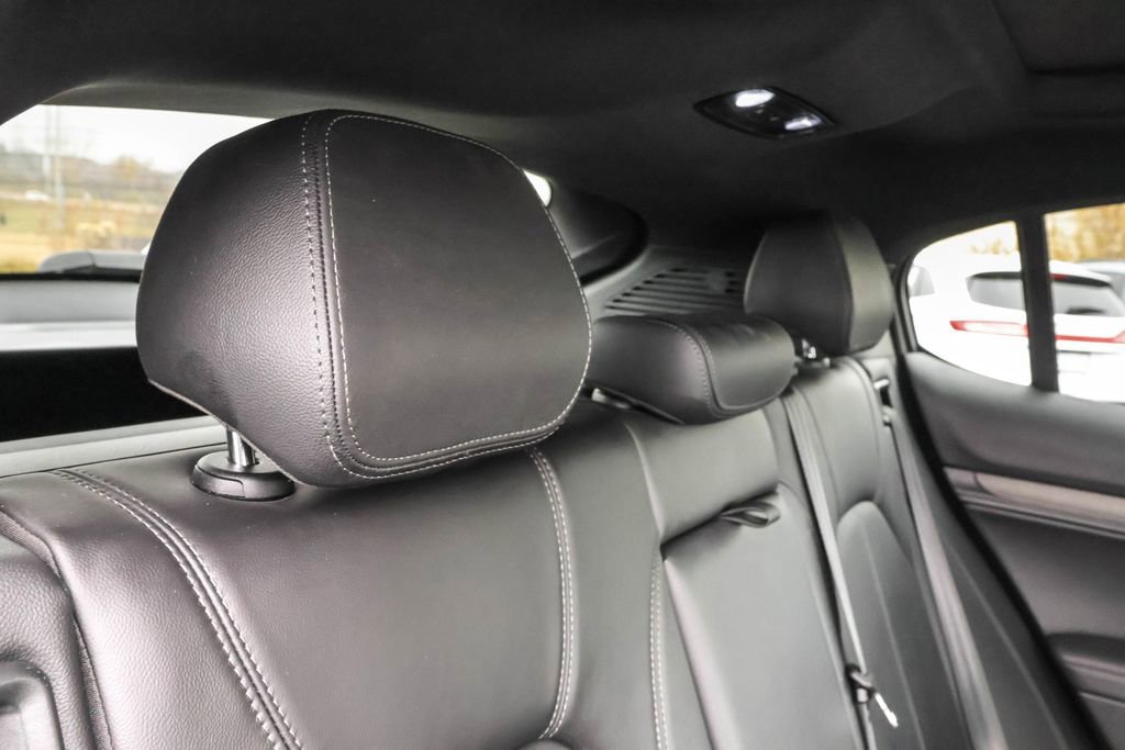 Used 2023 Alfa Romeo Stelvio Ti image 34
