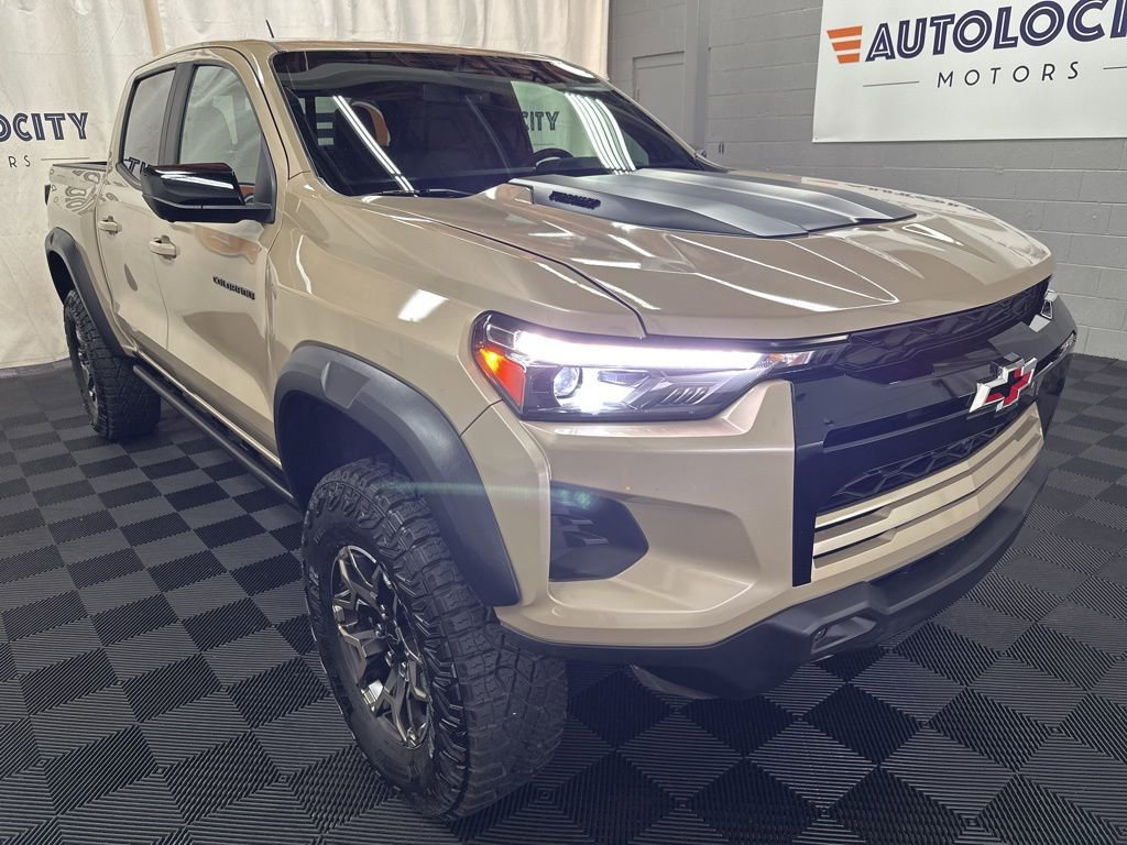 Used 2024 Chevrolet Colorado ZR2 w/ ZR2 Convenience Package III AWD/4WD image 2