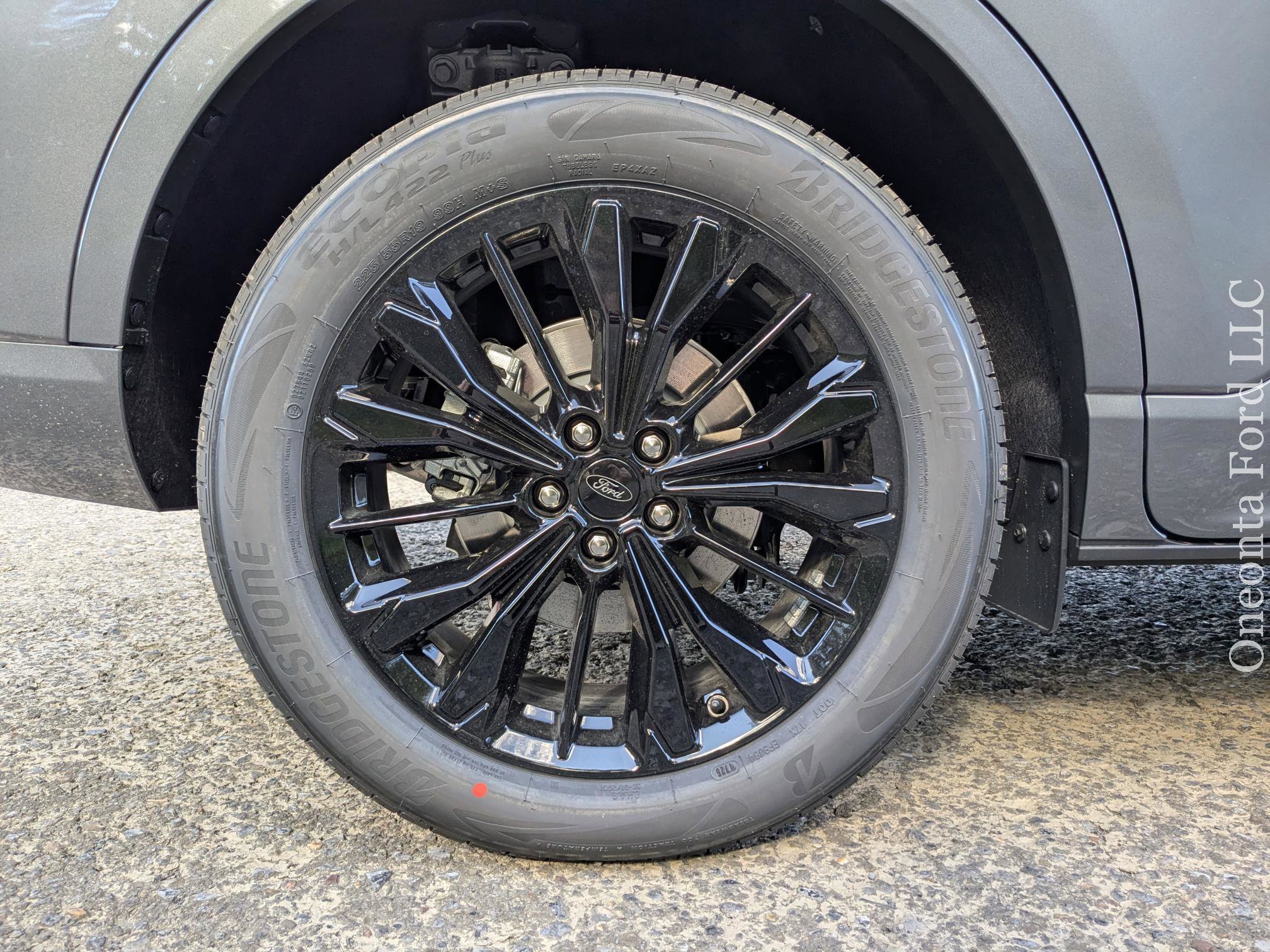 New 2025 Ford Escape ST-Line Elite image 32