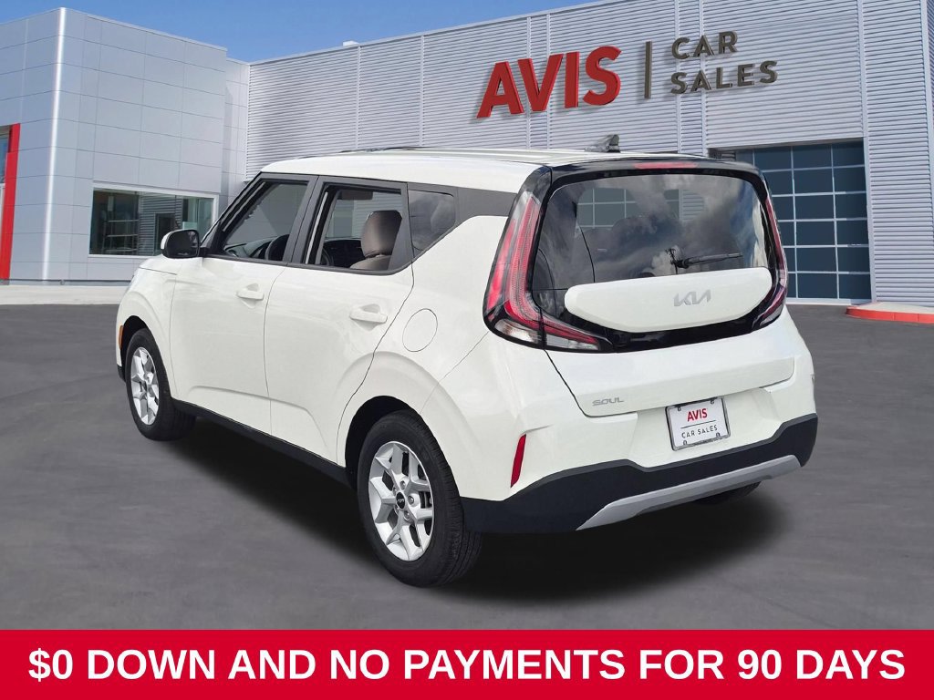 Used 2025 Kia Soul LX FWD image 9