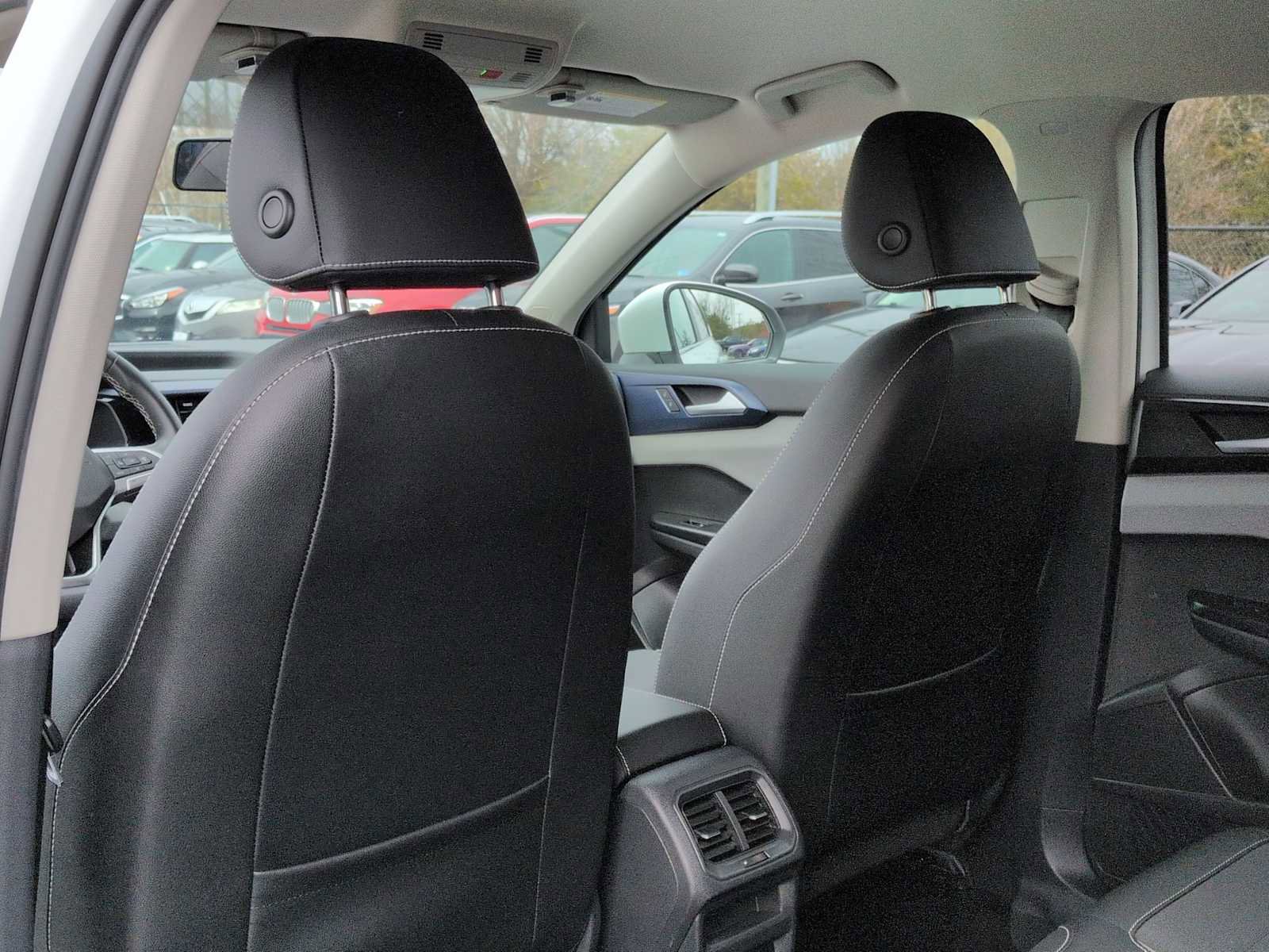 Used 2022 Volkswagen Taos SE image 19