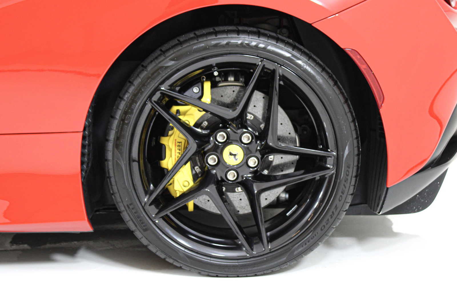 Certified 2022 Ferrari F8 Tributo RWD image 28
