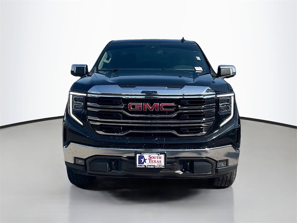 Used 2022 GMC Sierra 1500 SLT image 2