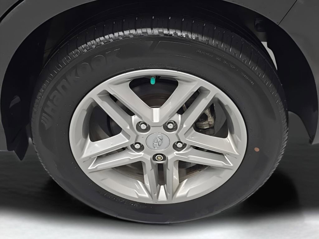 Certified 2022 Hyundai Kona SE w/ Cargo Package image 30